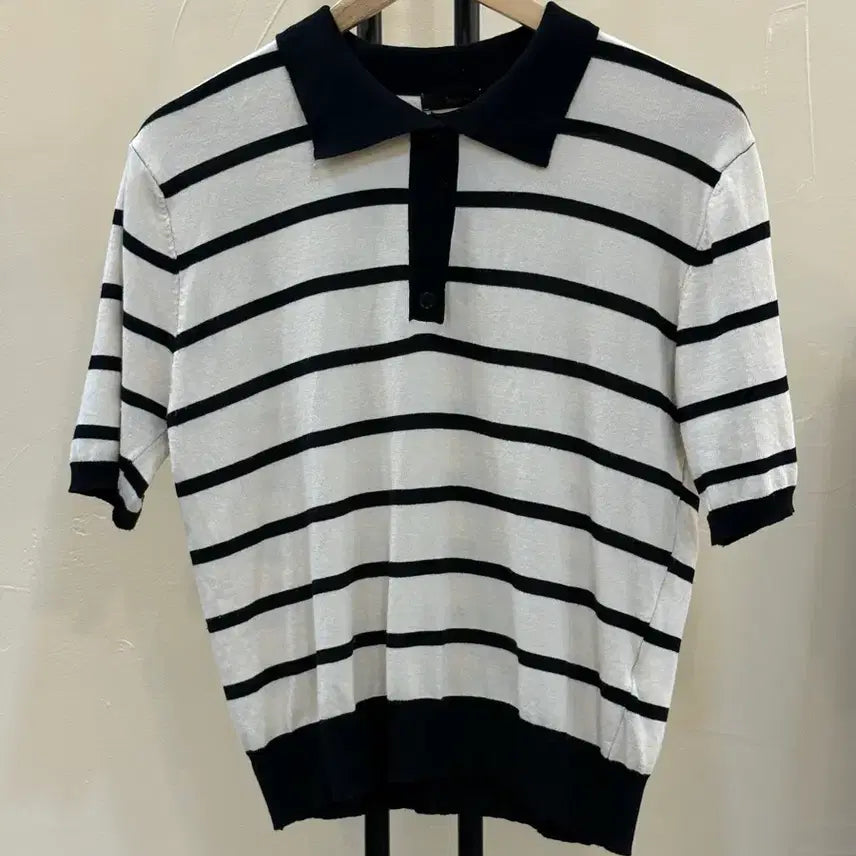 [BUNJANG] The Izzat Short Sleeve Knit Top / 더아이잗 반팔니트
