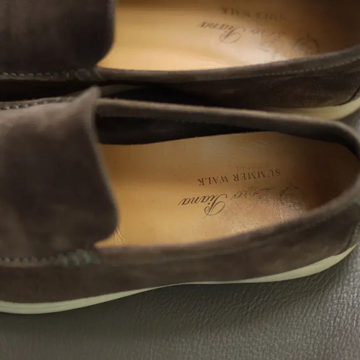 [BUNJANG] Loro Piana Summer Walk Suede Slip-On Shoes / 발이 먼저 기억하는 신발 로로피아나 썸머워크