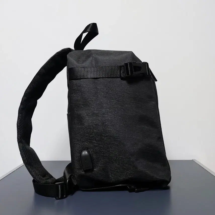 [SOLD OUT] 아크틱헌터(Arctic Hunter)의 스마트 슬링백