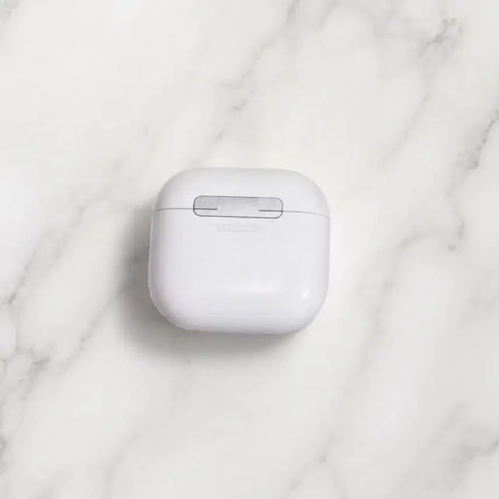 [BUNJANG] Apple AirPods 4th Gen (Noise Cancellation) - Excellent Condition / 에어팟 4세대 본체(노캔모델)(S급,성능하자X,청소해서드림,케이스무료증정