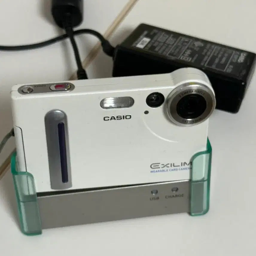 [BUNJANG] Casio EXILIM EX-S2 Digital Camera - White / 카시오 EXILIM EX-S2 화이트 디지털 카메라
