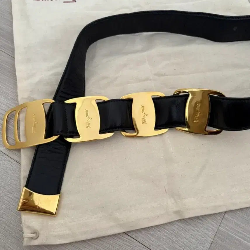 [BUNJANG] Salvatore Ferragamo Multi Gold Logo Plaque Gancini Chain Buckle Belt / 살바토레 페라가모 벨트