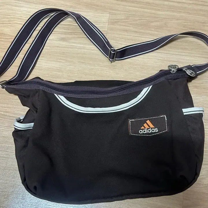 [BUNJANG] Adidas Vintage Brown Crossbody Bag / 아디다스 빈티지 브라운 크로스백