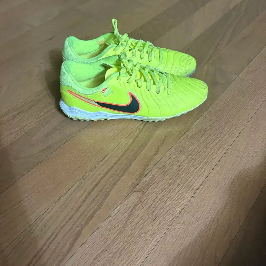 [BUNJANG] Nike Tiempo Futsal Cleats (Size 265) / 나이키 정품 풋살화