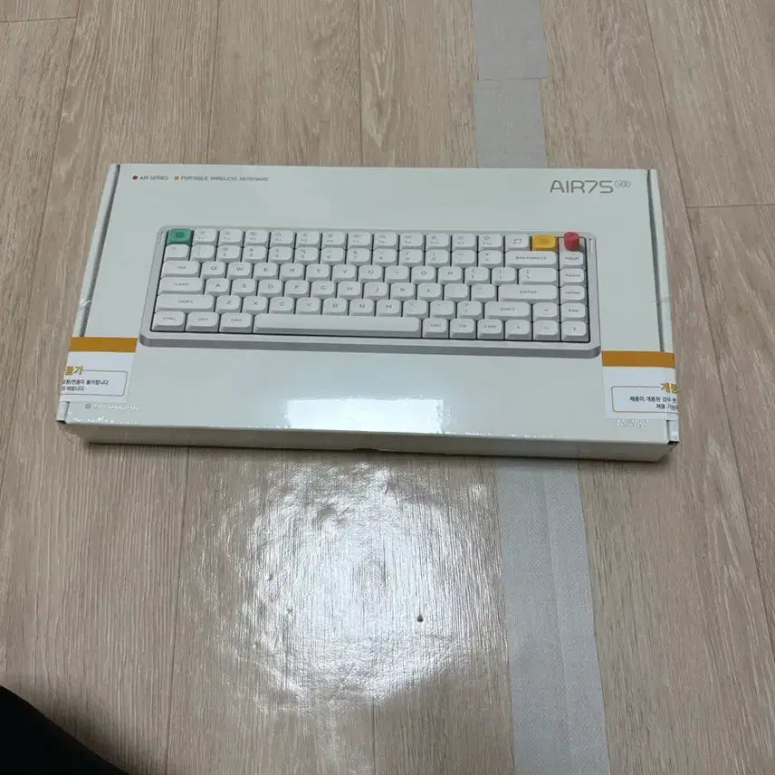[BUNJANG] Nuphy AIR75 V3 Keyboard White (Nano Red Switch) / 누오키 AIR75 V3 키보드 화이트(나노 적축)