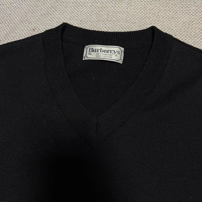 [SOLD OUT] 버버리 빈티지 빅로고 니트 베스트
