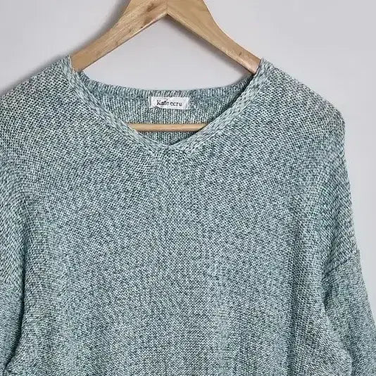 [BUNJANG] KATE Ecru Mint V-Neck Loose Fit Knit [L] / KATE ECRU 민트 브이넥 루즈핏 니트 [L] 여성 박시핏