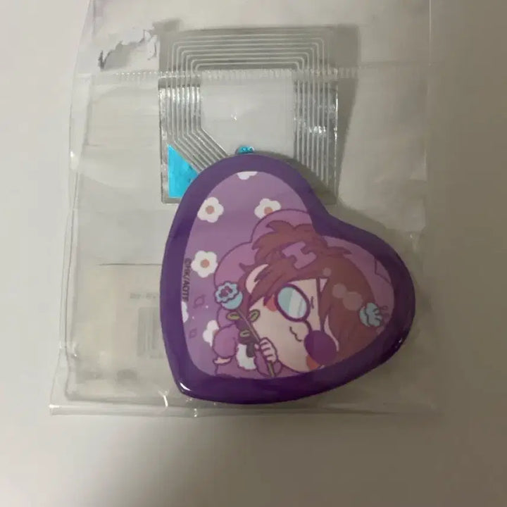 [BUNJANG] Attack on Titan Hange Zoe Acrylic Stand, Keyring, and Can Badge Set / (급처분) 진격의 거인 한지 조에 굿즈 팔아욥