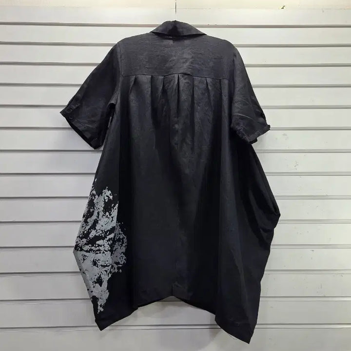 [SOLD OUT] 블랙  화이트 프린트장식  마 박시 롱남방/보물찾기천사