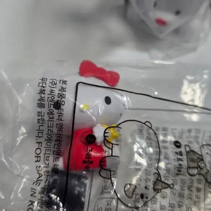 [BUNJANG] Lotteria Hello Kitty We Bare Bears Collaboration 4-Piece Figure Set / 식품완구 롯데리아 헬로우 키티  위베어 콜라보 4종 쌓기
