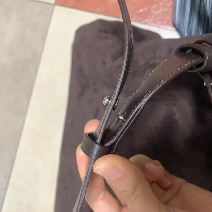 [BUNJANG] Plum Suede Hobo Bag Dark Brown / 플럼 스웨이드 호보백 다크 브라운