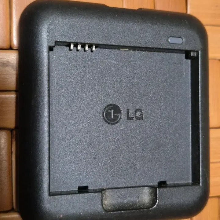 [BUNJANG] LG Genuine Charging Stand / 충전 거치대
