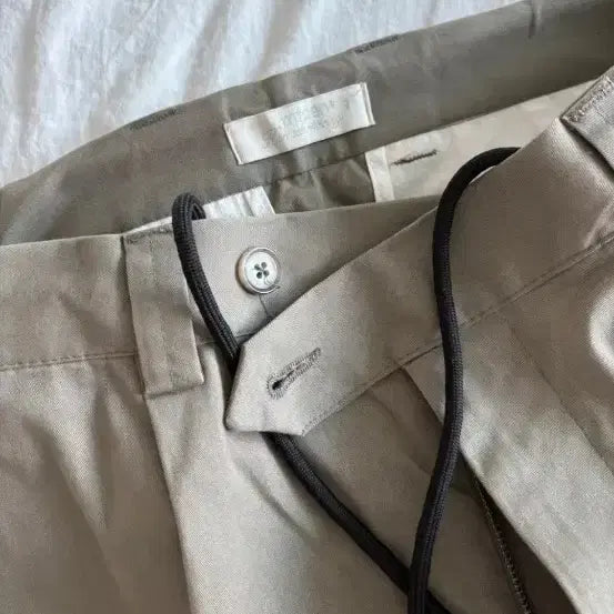 [BUNJANG] MFP Paris Straight Leg Cotton Trousers Beige / mfpen 면바지