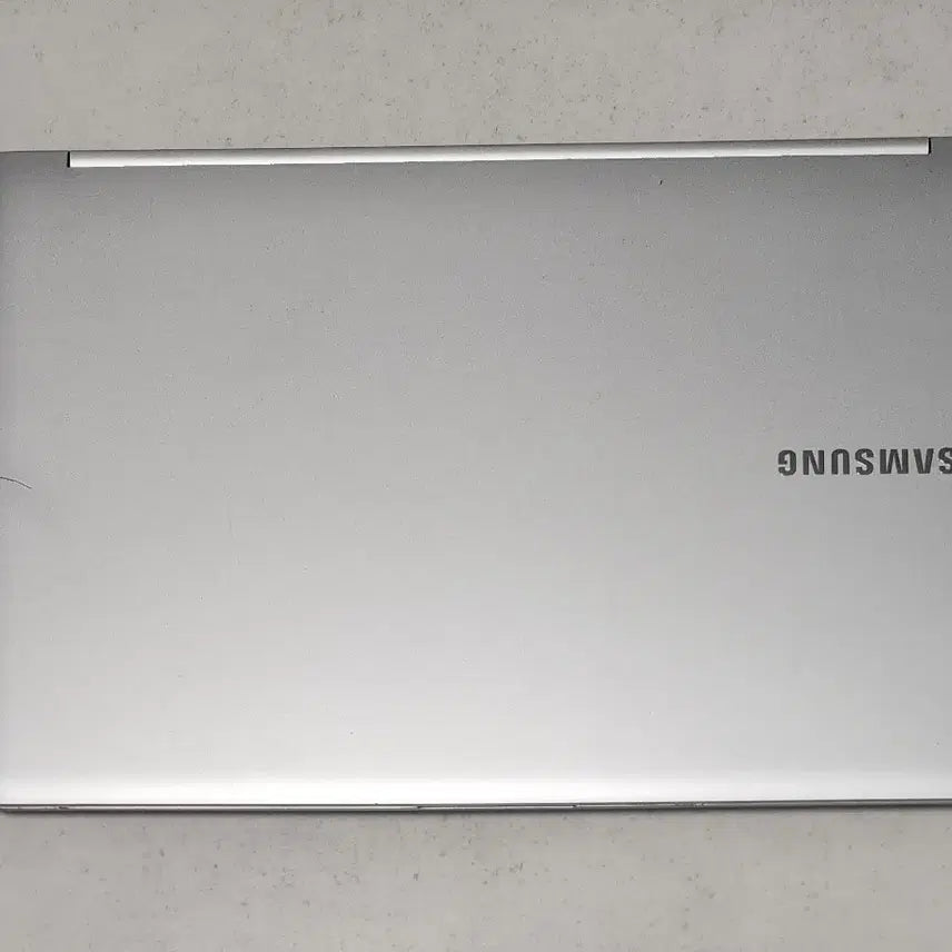 [BUNJANG] Samsung AtivBook 9 NT900X4D 15-inch Laptop / 삼성 i5 노트북 15인치 RAM 8GB