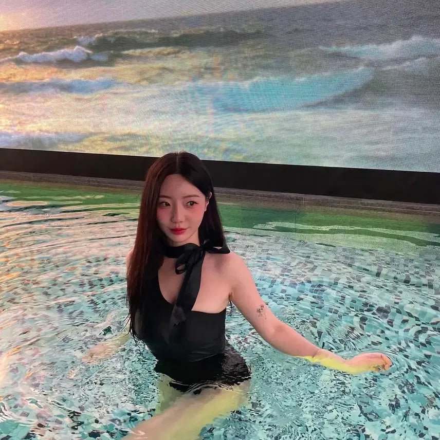 [BUNJANG] Black One Shoulder Asymmetrical Bikini One-Piece Monokini (Free Size) / 원숄더 언발 비키니 원피스 모노키니 블랙 프리사이즈