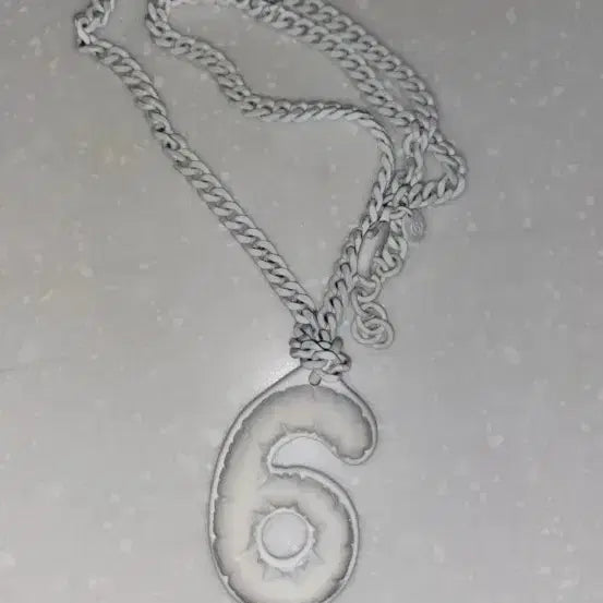 [BUNJANG] Maison Margiela MM6 Numbering 6 Pendant Necklace White / 마르지엘라 넘버링 6 목걸이 화이트 mm6