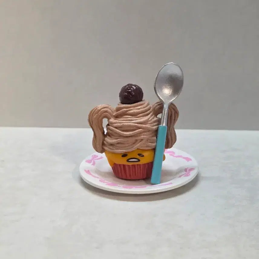 [BUNJANG] Gudetama Re-Ment Mont Blanc Cupcake Miniature Figure / 구데타마 리멘트 몽블랑 컵케이크