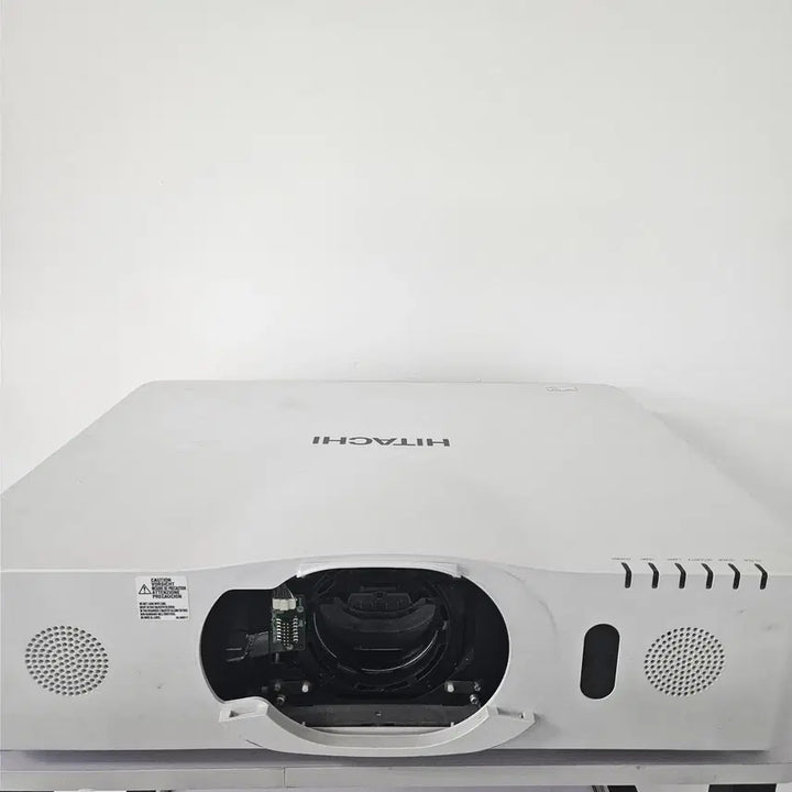 [BUNJANG] Hitachi CP-X8170 XGA Projector (7000 ANSI) / 히타치 CP-X8170 빔프로젝터 7,000안시 XGA