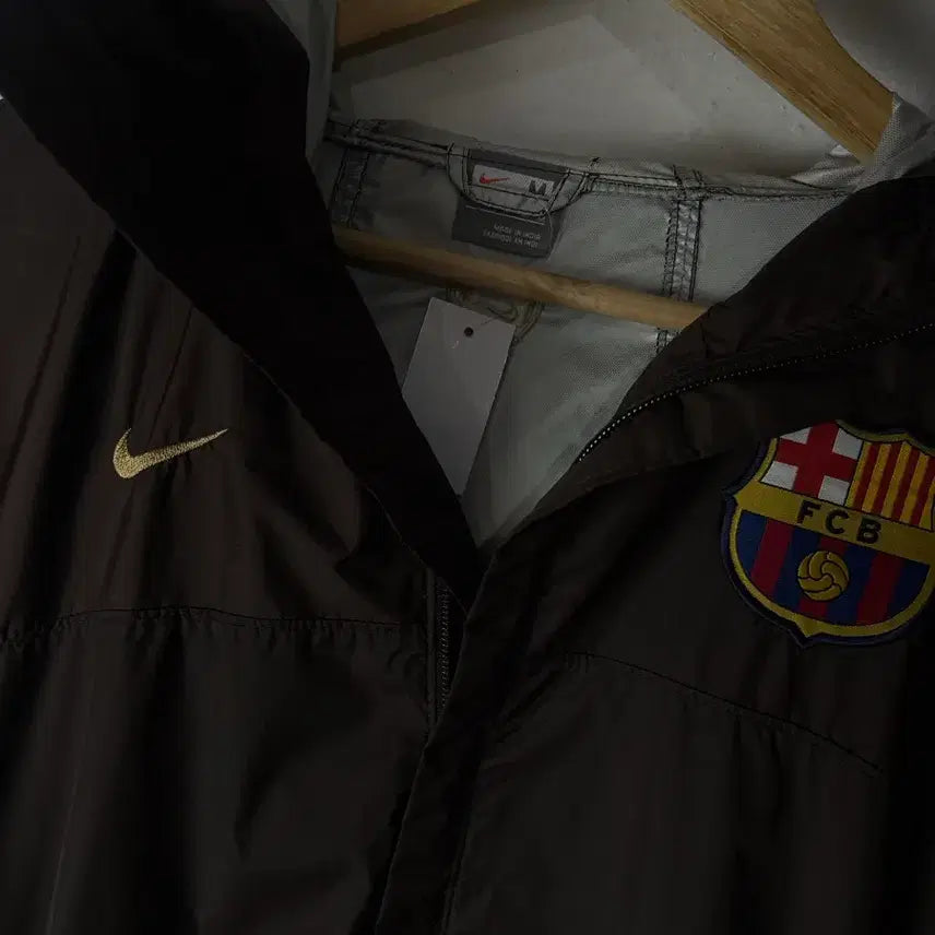 [BUNJANG] Nike Barcelona Choco Milk Windbreaker Jacket / 우주매물 나이키 바르셀로나 초코우유 바람막이