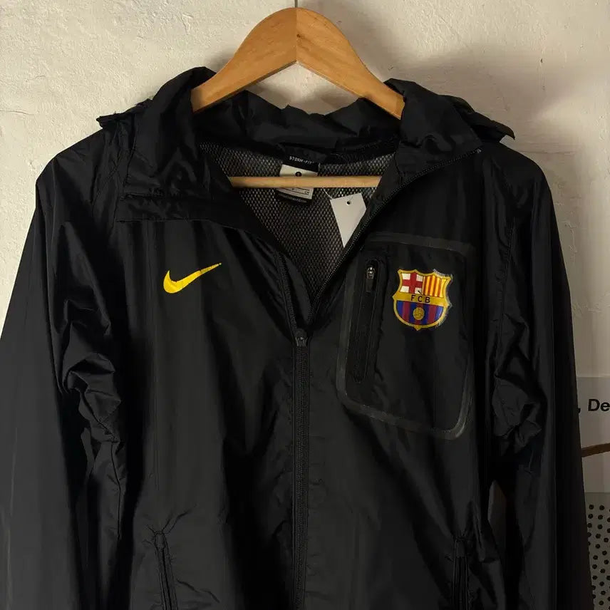 [BUNJANG] Nike Barcelona Windbreaker Jacket / 나이키 바르셀로나 바람막이