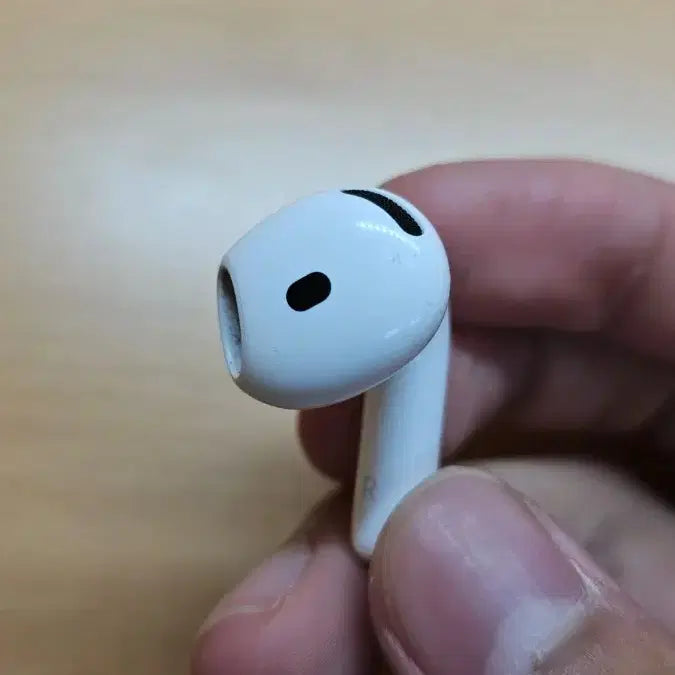 [BUNJANG] Apple AirPods 4th Gen Noise Cancelling Earbuds / 애플 에어팟 4세대 노이즈 캔슬링