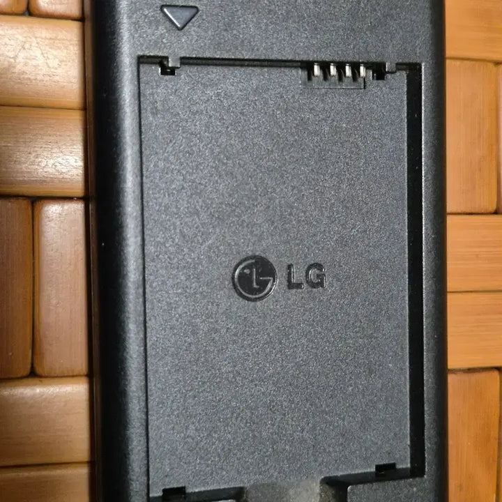 [BUNJANG] LG Genuine Charging Stand / 충전 거치대