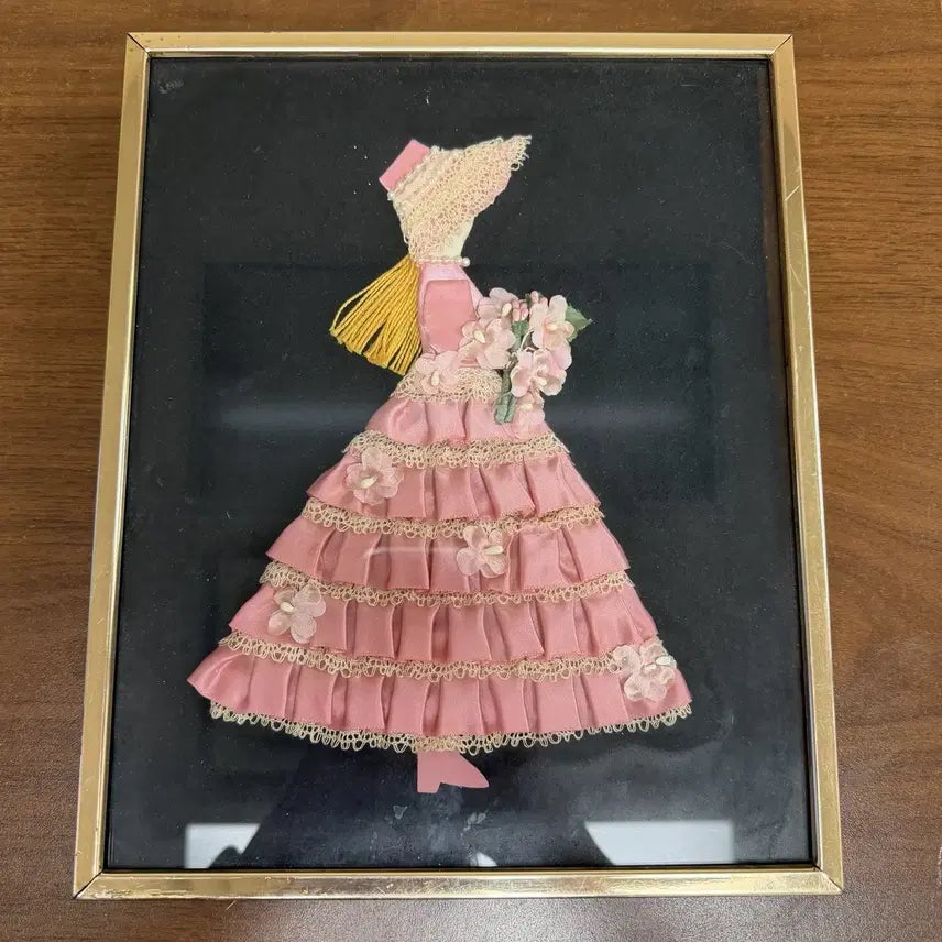 [BUNJANG] English Crinoline Lady Pink Dress Ribbon Art Frame / 영국 크리놀린 레이디 핑크 드레스 리본아트 프레임