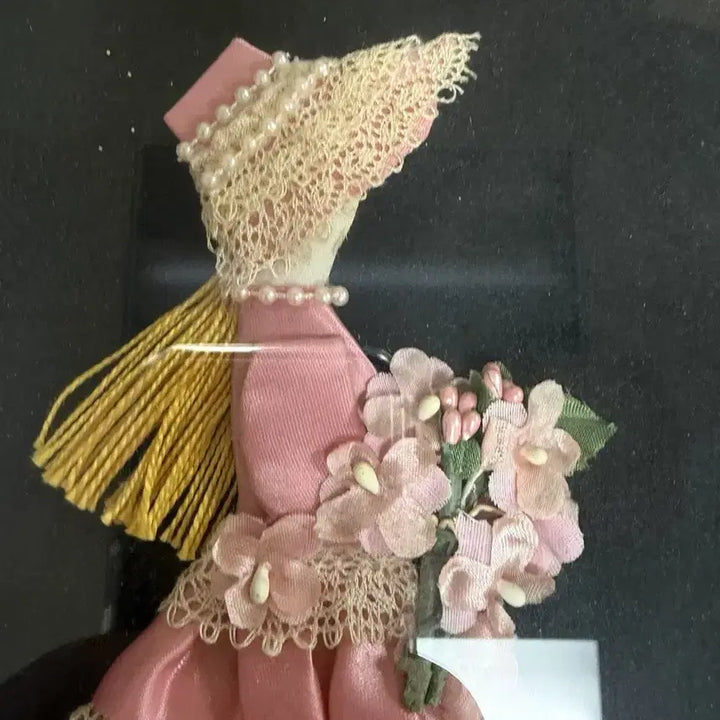 [BUNJANG] English Crinoline Lady Pink Dress Ribbon Art Frame / 영국 크리놀린 레이디 핑크 드레스 리본아트 프레임