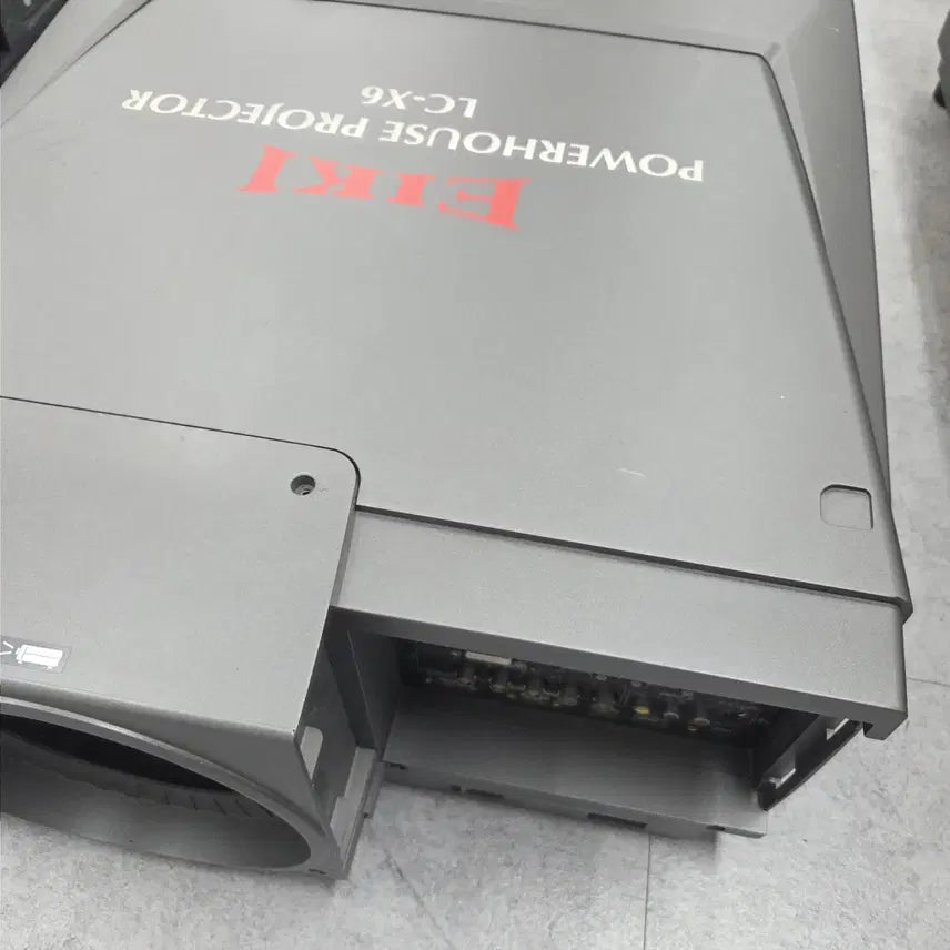 [BUNJANG] EIKI LC-X6 6500 ANSI Lumens 3LCD Projector / 6500안시 에이키 LC-X6 중고 빔프로젝터