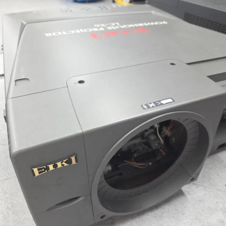 [BUNJANG] EIKI LC-X6 6500 ANSI Lumens 3LCD Projector / 6500안시 에이키 LC-X6 중고 빔프로젝터