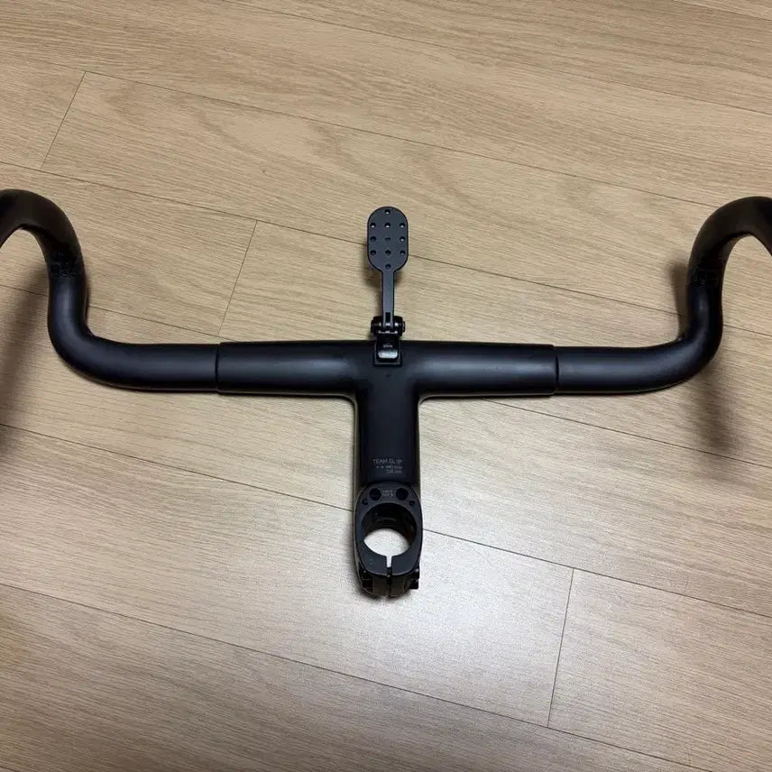 [BUNJANG] Merida Team SL Integrated Carbon Handlebar 440mm x 120mm / 메리다 팀sl 일체형 카본 핸들바 440-120