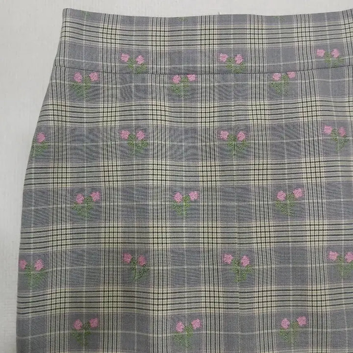 [BUNJANG] Mojo S.Phine Check Embroidered Flower Skirt / 모조에스핀 체크 자수 플라워 스커트(새것)