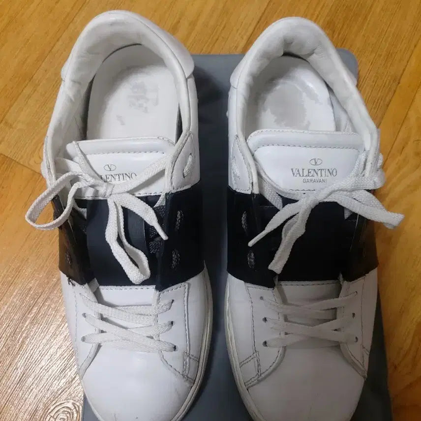 [BUNJANG] Valentino Garavani Sneakers / 발렌티노 가라바니 스니커즈
