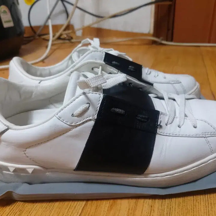 [BUNJANG] Valentino Garavani Sneakers / 발렌티노 가라바니 스니커즈