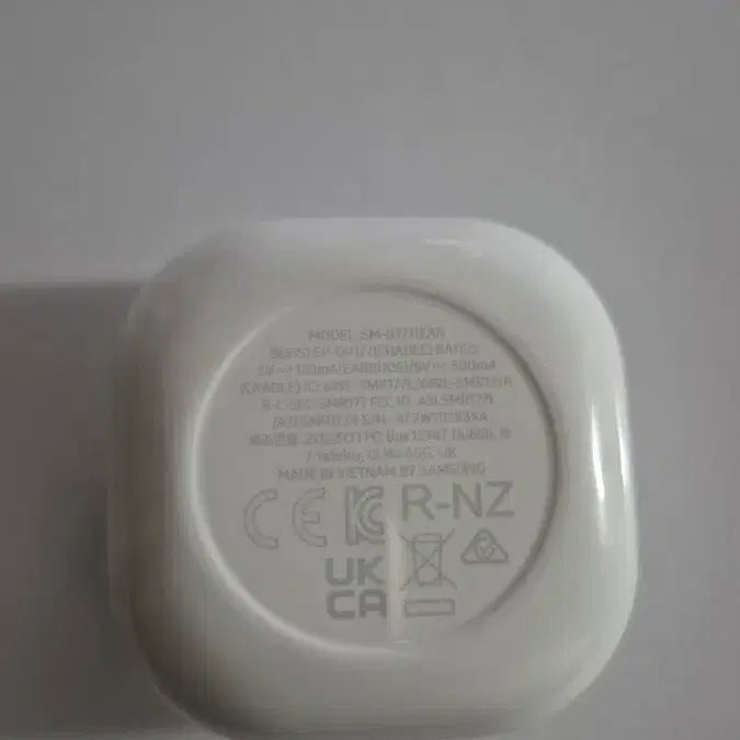 [BUNJANG] Galaxy Buds 2 Charging Case / 갤럭시버즈2케이스