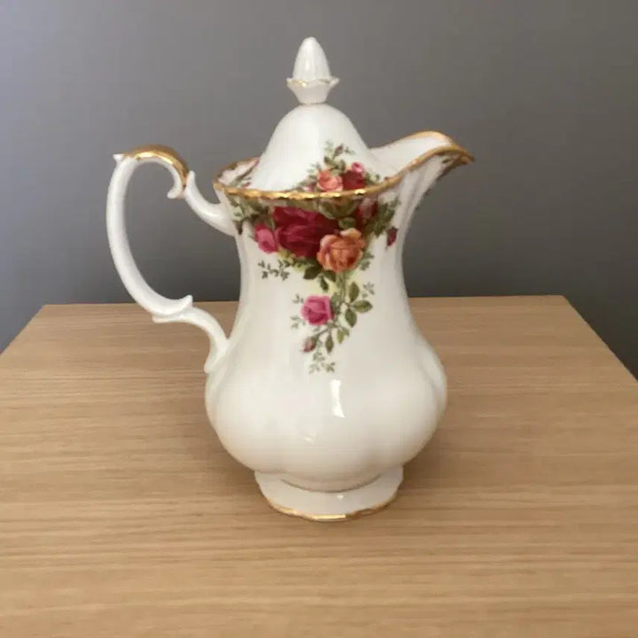 [BUNJANG] Royal Albert Imperial Rose Large Water/Milk Jug (First Quality) / 로얄알버트 황실장미 레어템 워터 저그.