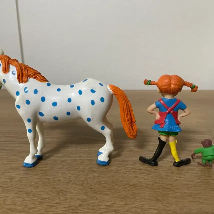 [BUNJANG] Pippi Longstocking Horse and Monkey Figure Set / 삐삐 롱스타킹 말 피규어 세트
