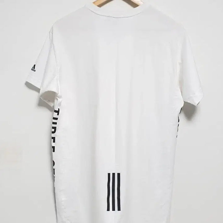 [BUNJANG] Adidas 3-Stripes Round Neck T-Shirt Size 95 / 아디다스 쓰리스트립 라운드 반팔티 95사이즈