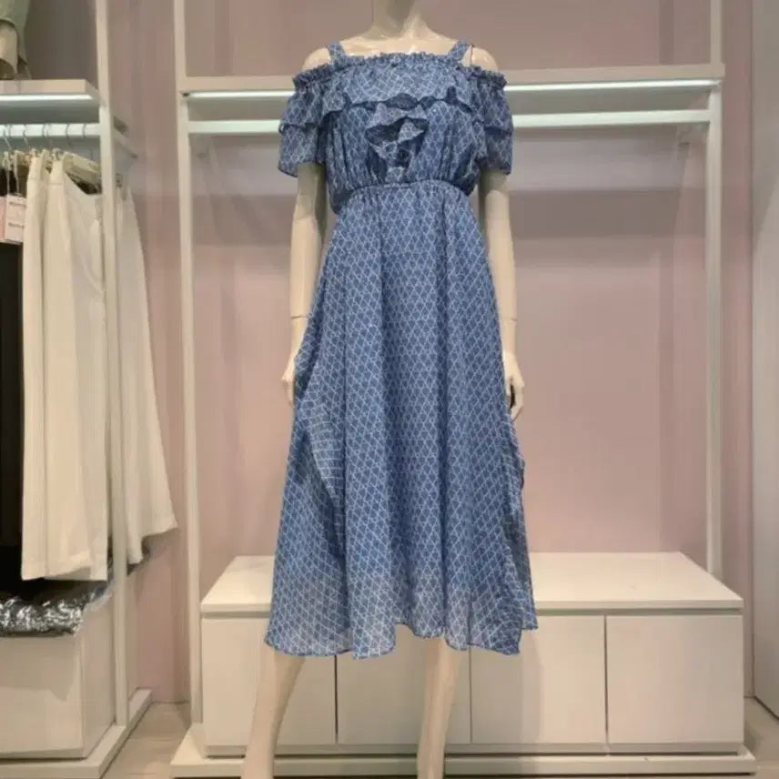 [BUNJANG] SOUP Off-Shoulder Ruffle Long Dress / SOUP 오프숄더 패턴 프릴 롱 원피스 F