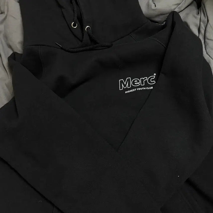 [BUNJANG] Accover Merc Black Hoodie S / 어커버 Merc 블랙 후드티 S