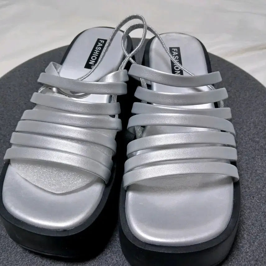 [BUNJANG] Fashion Platform Sandals Silver Size 240 / 패션 플랫폼 샌들 실버 240  새상품
