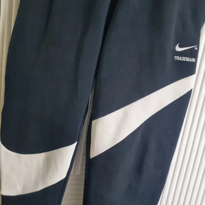 [BUNJANG] Nike Swoosh Jogger Pants Black/White Size M / 나이키 스우시 조거팬츠 블랙/화이트 사이즈M