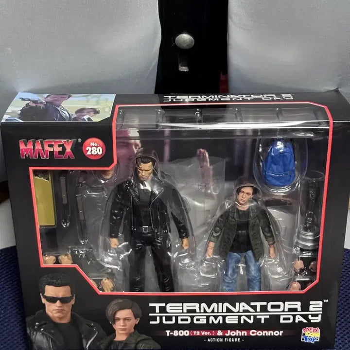 [BUNJANG] Medicom Toy Terminator 2 T-800 &amp; John Connor Limited Edition Set / 마펙스 280 터미네이터2 T-800 &amp; 존 코너