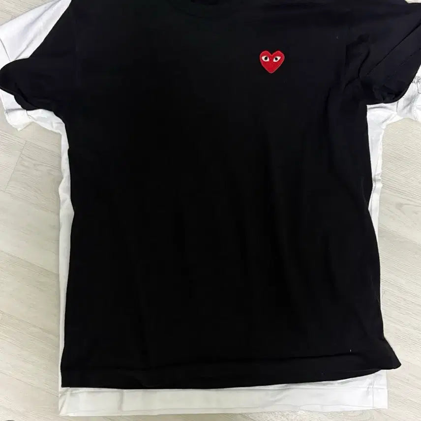 [BUNJANG] Comme des Garçons Red Heart T-Shirt Size S / 꼼데가르송 레드 하트 티셔츠