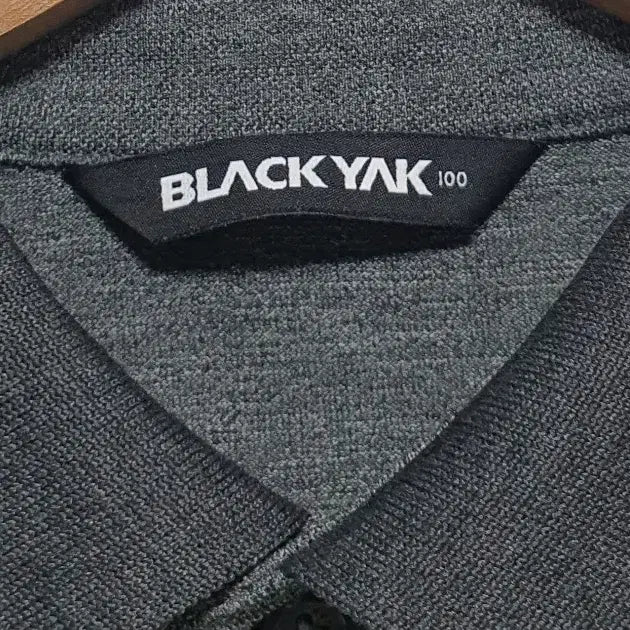 [BUNJANG] Black Yak Functional Short Sleeve Polo Shirt Size 100 Dark Grey / 블랙야크 기능성 반팔 카라티 100사이즈 다크그레이