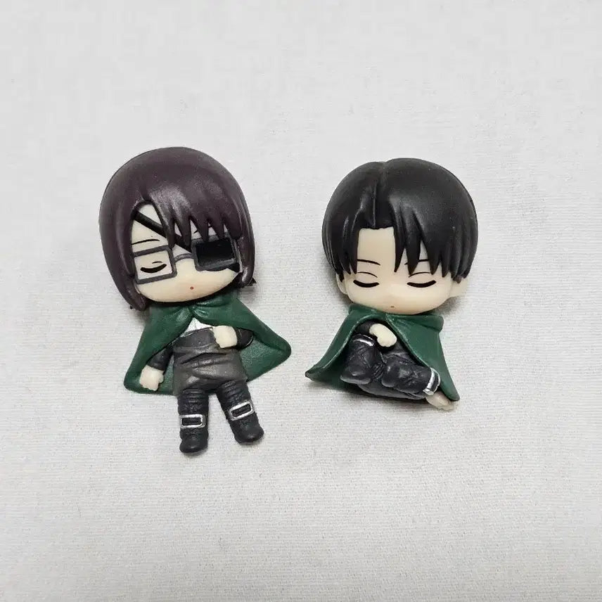 [BUNJANG] Attack on Titan Nemurasetai Levi &amp; Hanji Figure / 진격의거인 네무라세타이 리바이, 한지
