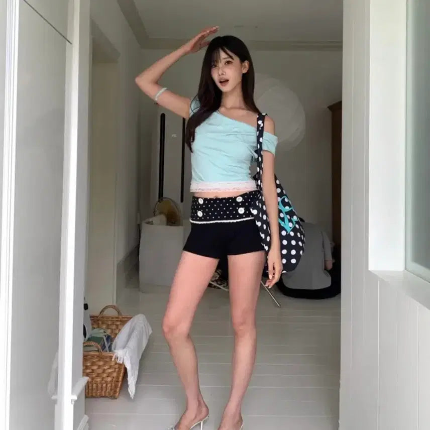 [BUNJANG] Illico Lace Trim Off-Shoulder T-Shirt / 일리고 레이스 트리밍 오프숄더 티셔츠