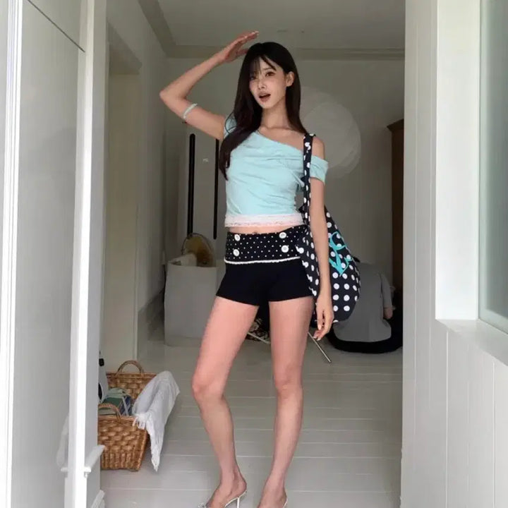 [BUNJANG] Illico Lace Trim Off-Shoulder T-Shirt / 일리고 레이스 트리밍 오프숄더 티셔츠