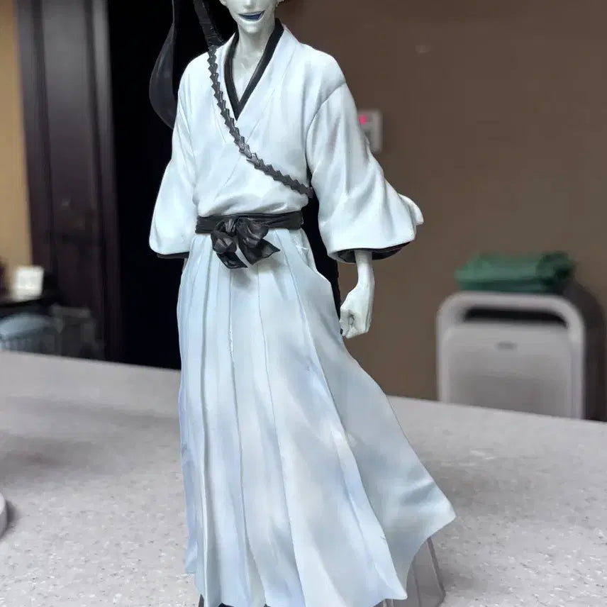 [BUNJANG] Bleach Ichigo Kurosaki Shirohime Ichibankuji Figure (Opened) / 개봉 전시 박스 있음 ) 블리치 화이트 시로사키 쿠지 피규어 양도