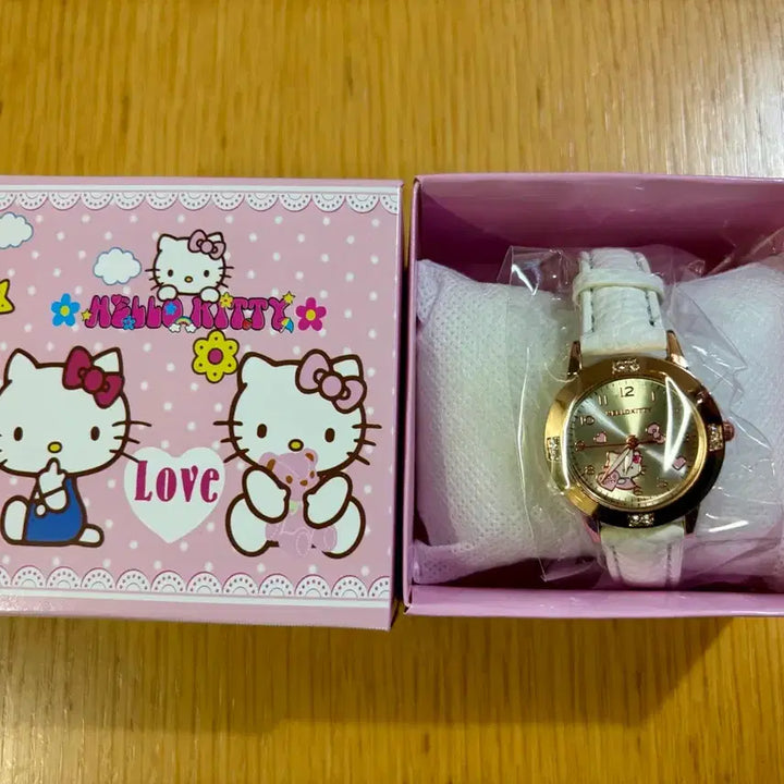 [BUNJANG] Hello Kitty White Rose Gold Leather Band Wristwatch / 헬로키티 손목시계 화이트 로즈골드